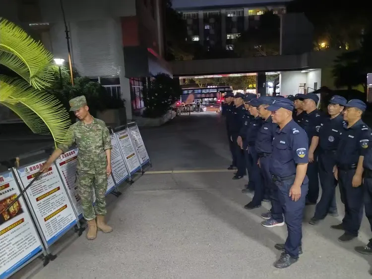 远景保安大学校园防暴演练纪实(图8)