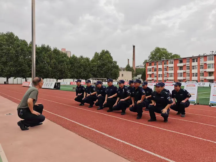 远景保安大学校园防暴演练纪实(图12)