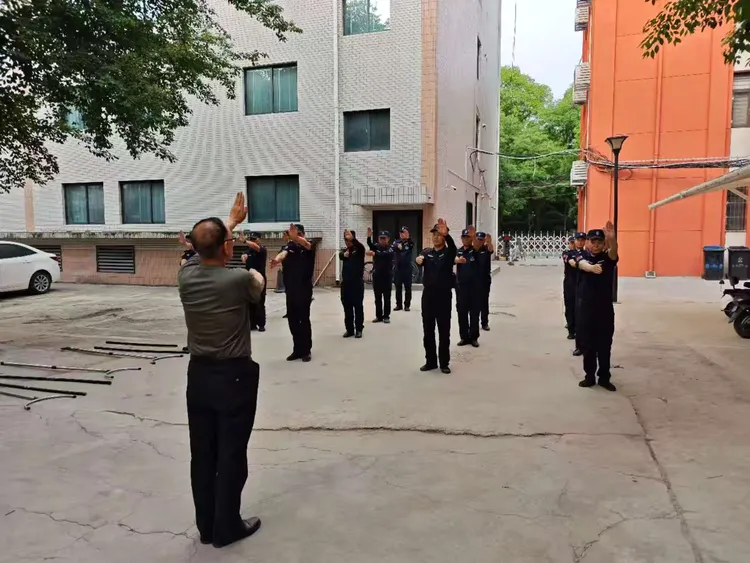 远景保安大学校园防暴演练纪实(图16)