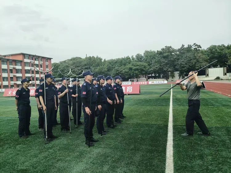 远景保安大学校园防暴演练纪实(图18)